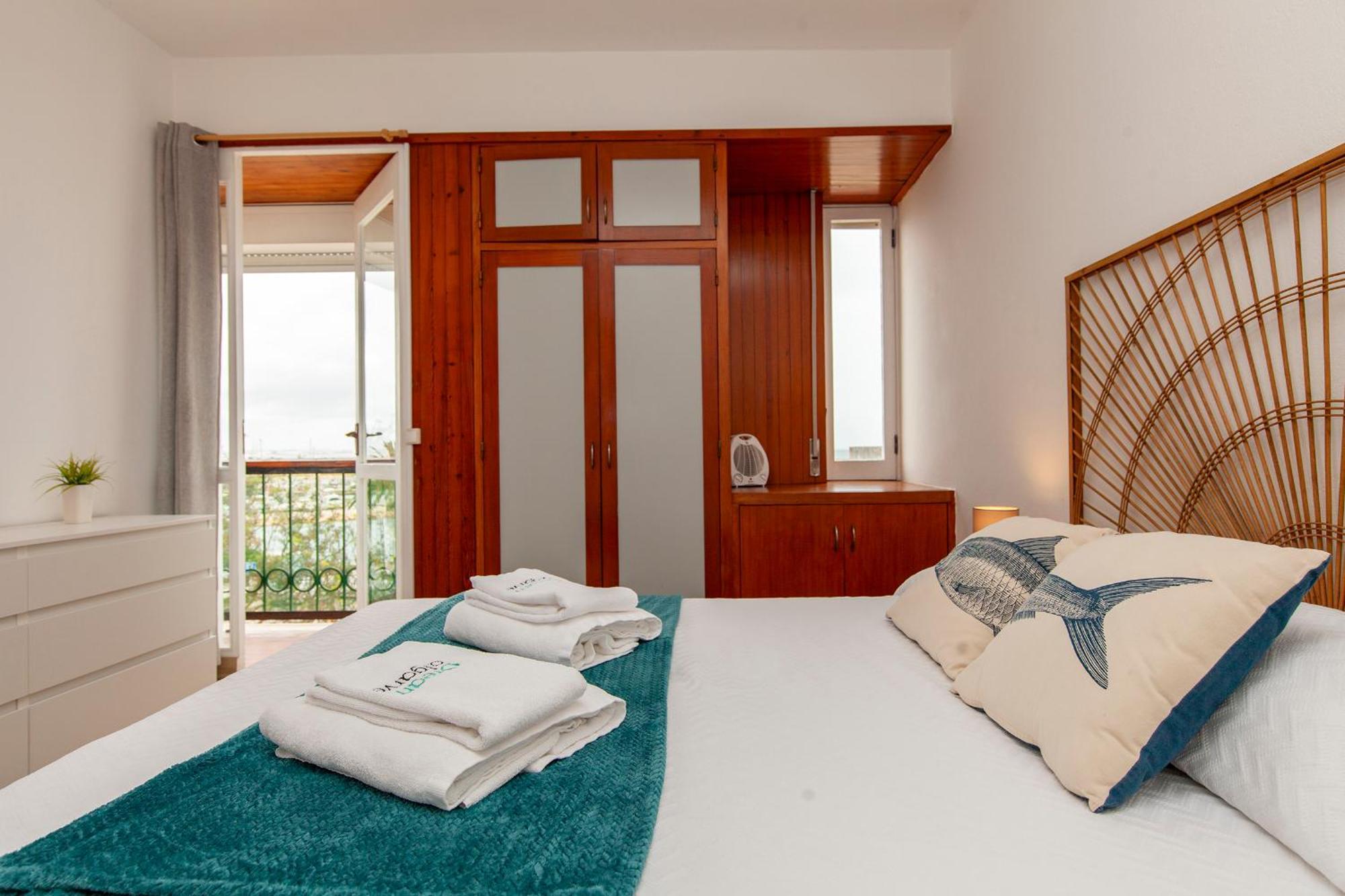 B22 - Rising Sun 2 Bed Flat Apartment *