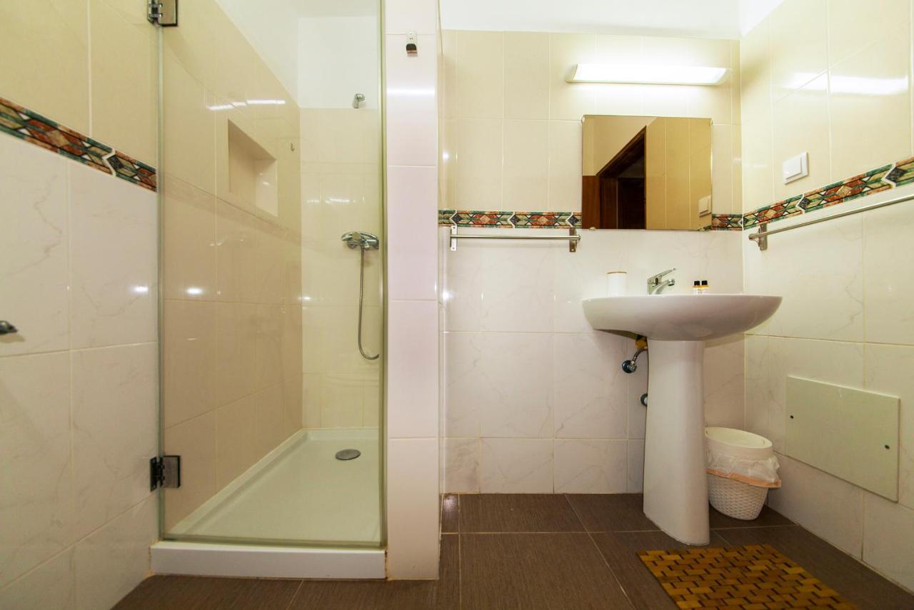 B22 - Rising Sun 2 Bed Flat * Lagos