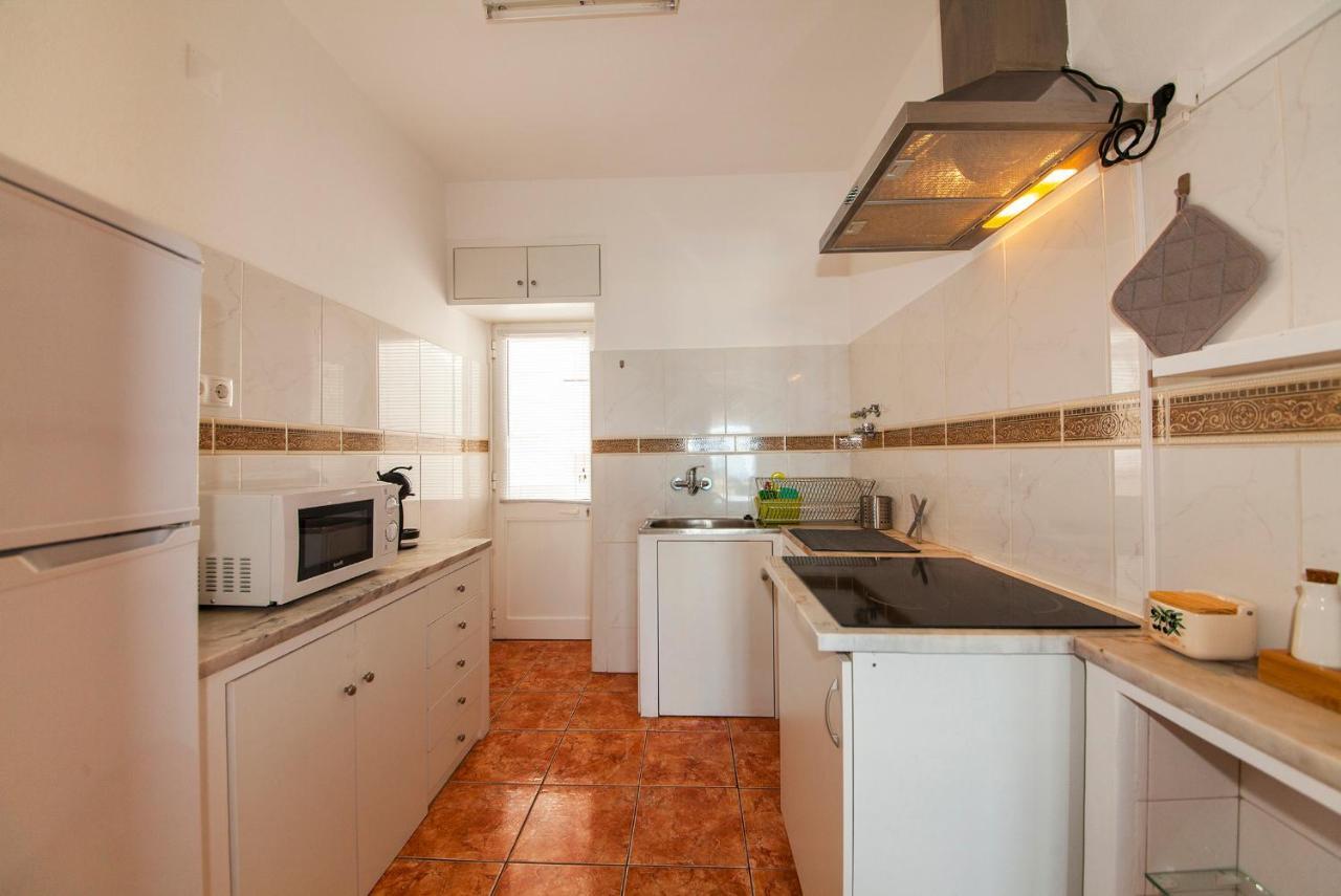 60m² 2 Slaapkamer, 1 Privé Badkamer In Stadscentrum * Lagos
